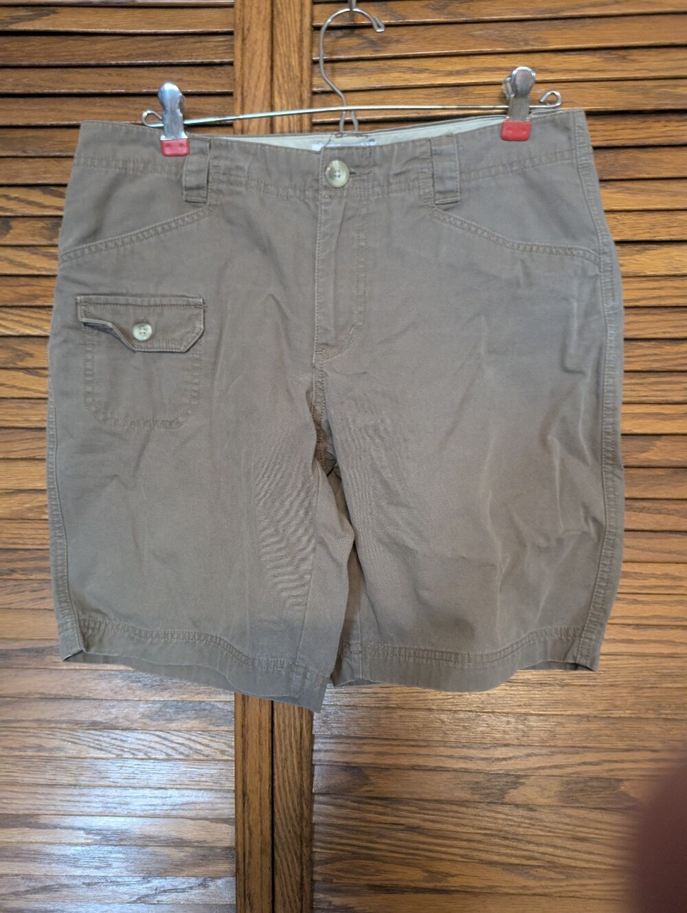 Columbia Women's Tan Cargo Shorts Size 6